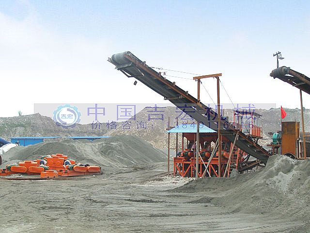 對(duì)輥破碎機(jī)生產(chǎn)現(xiàn)場(chǎng)3